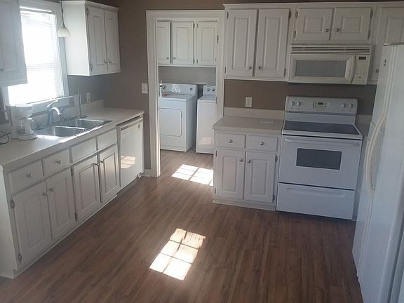 4th image of 924 Penncross Dr