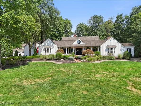 960 Old Barn Rd, Aurora, OH 44202