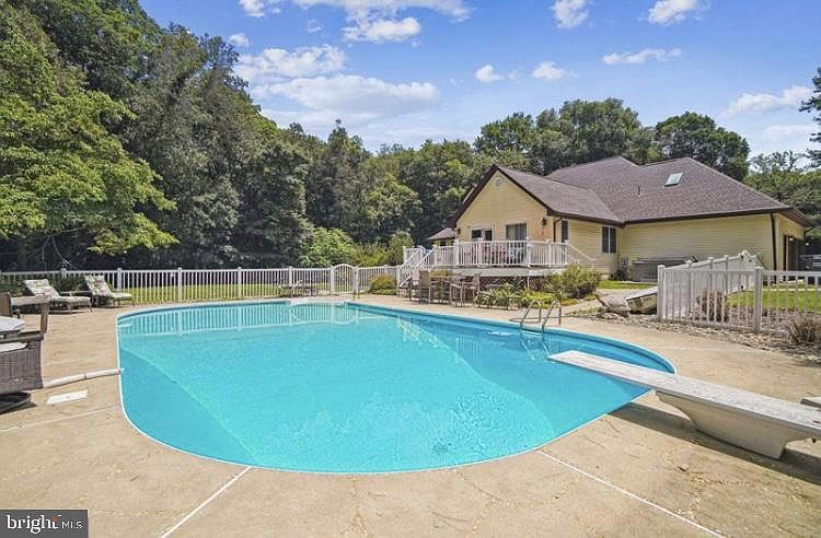 2nd image of 13550 Forest Pl