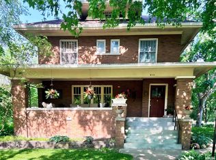 415 Maple St, Chenoa, IL 61726