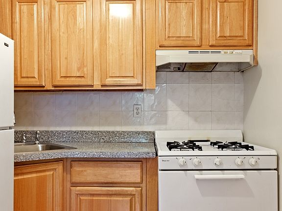 4th image of 50 S Oxford St APT 5A