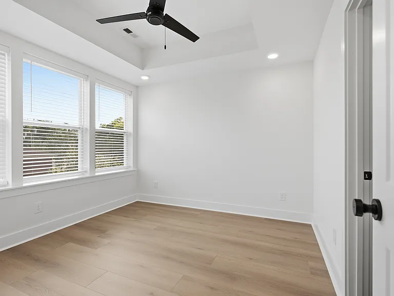 3963 Clifton Ave — Photo 22