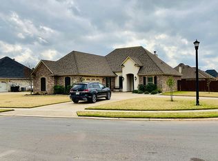 256 Arrowhead Dr, Bossier City, LA 71111