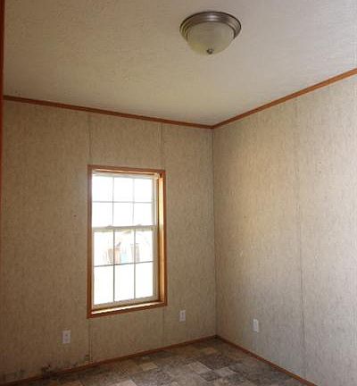 3rd image of 126 Plainsview Dr