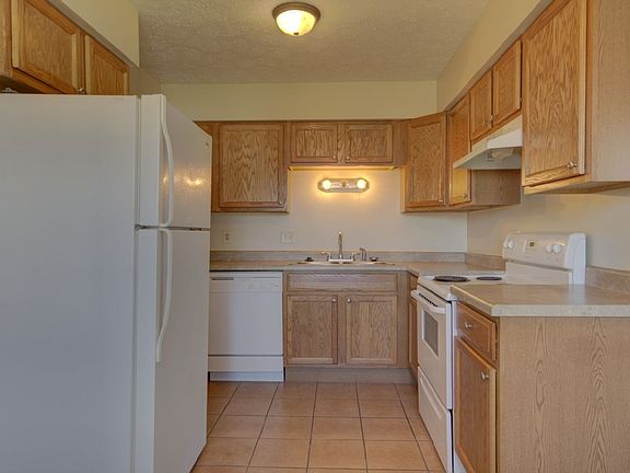 2nd image of 715 Hillside Dr APT 4