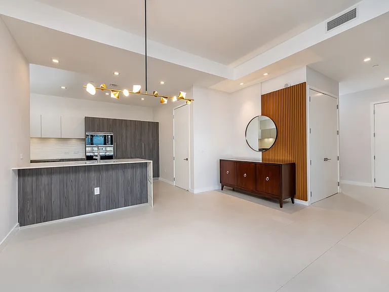 275 Giralda Ave #8C — Photo 4