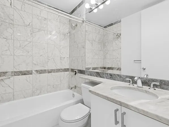 500 West 43rd Street image 5 of 13