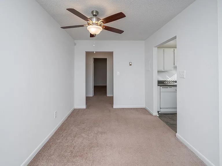Dana Apartments — Photo 9