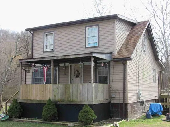 1384 Kings Creek Rd, Weirton, WV 26062