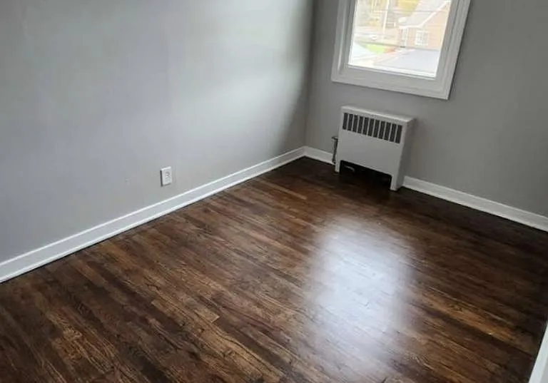 1059 Midland Ave — Photo 9