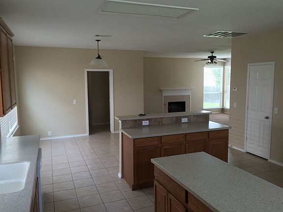 5th image of 712 Vallejo Dr