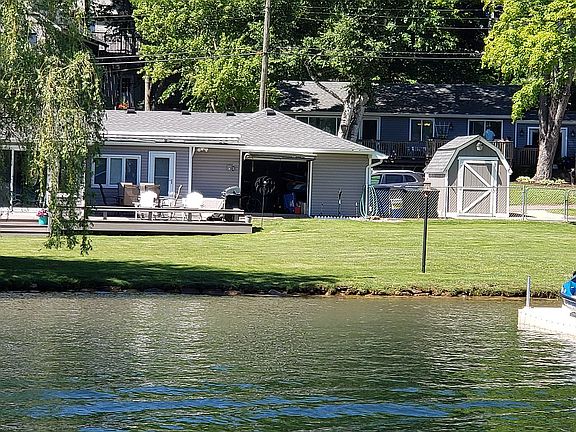 5th image of 602 N Long Lake Blvd