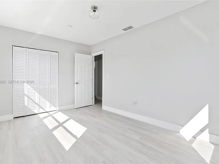 925 NW 84th St — Photo 15
