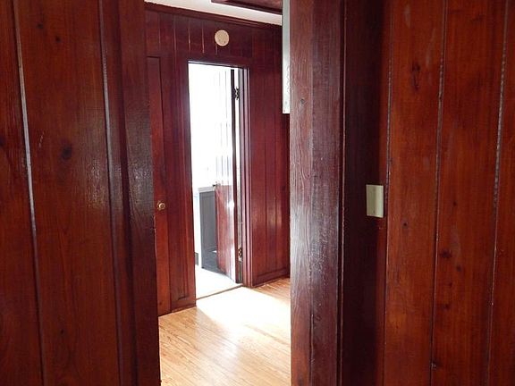 central corridor for private spaces