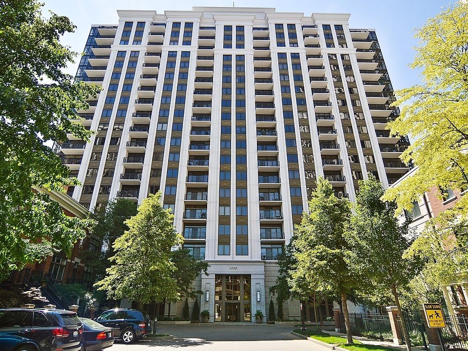 1st image of 1322 S Prairie Ave Unit 1305