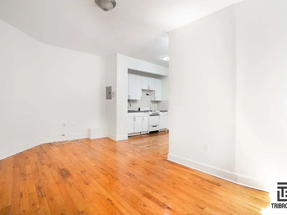 448 Street Nicholass Ave #3C