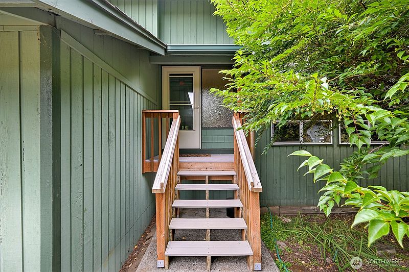 4th image of 5948 Longdin Road