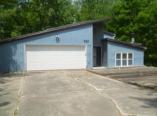 860 W Walnut St, Saint Charles, MI 48655