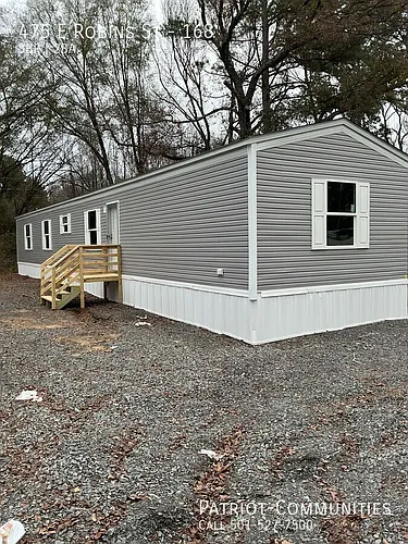 475 E Robins St Photo 1