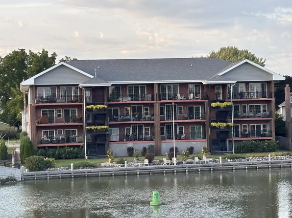 511 Broad St Unit 304, Menasha, WI 54952