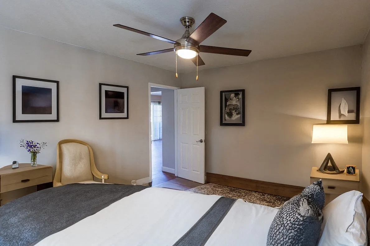 St Moritz II Apartments — Photo 1