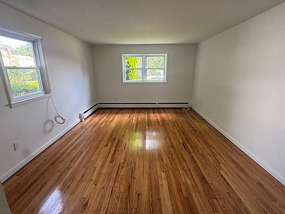 4th image of 18 Breglia St Floor 2
