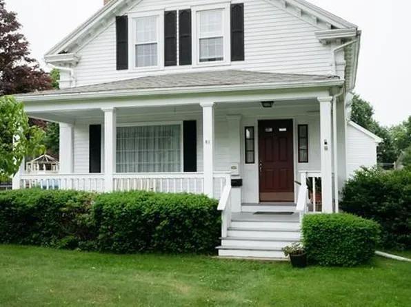 81 Bridge St, Fairhaven, MA 02719