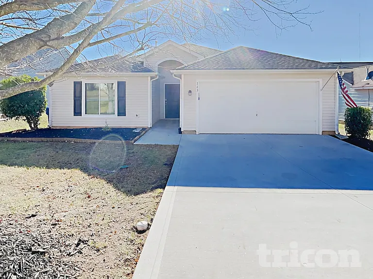 143 Markham Dr — Photo 1