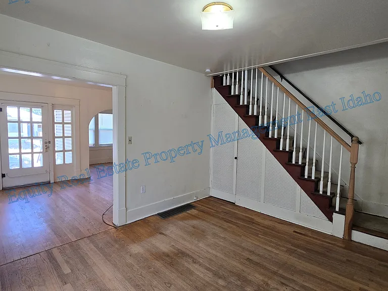 925 W Clark St #925 — Photo 9