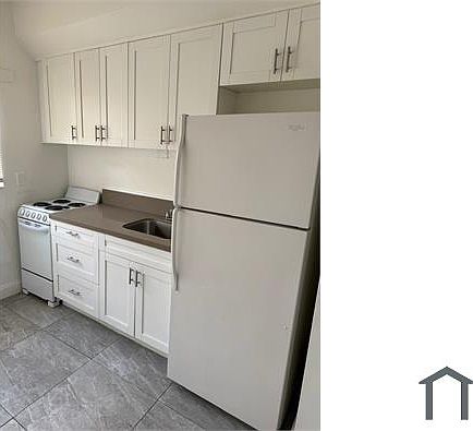 4th image of 715 7th St #11