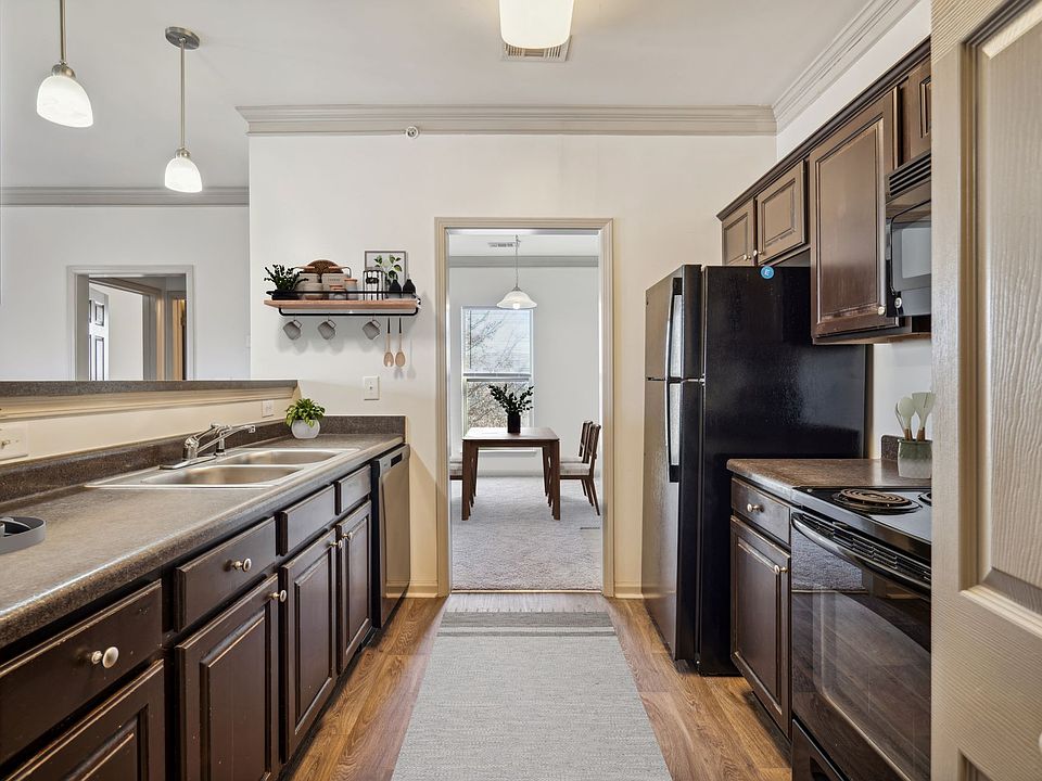 B1 - 2 Bed / 2 Bath - 967 Sq.Ft.