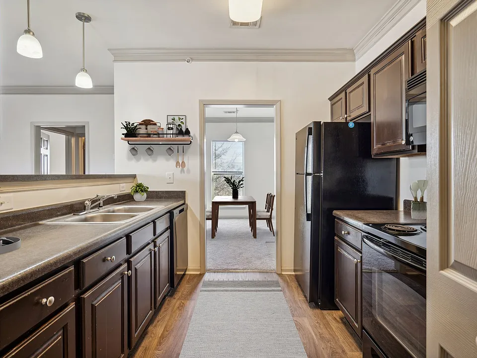 B1 - 2 Bed / 2 Bath - 967 Sq.Ft.