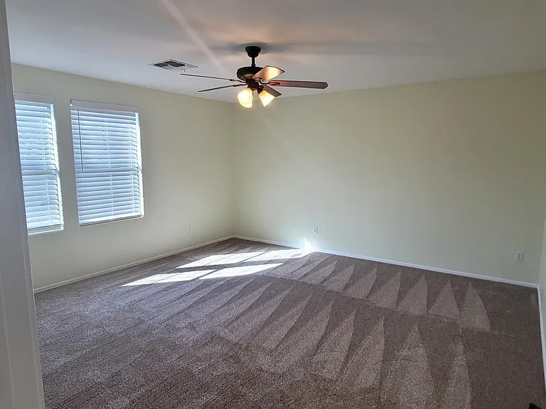 1850 E Patrick Ln — Photo 20