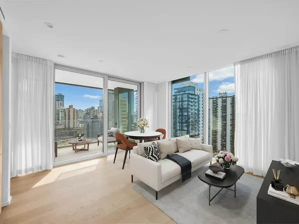 1568 Alberni St #1704, Vancouver, BC V6G 1A5