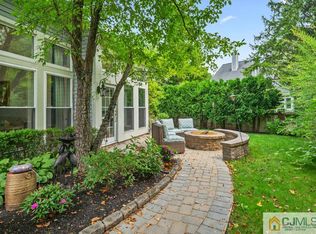 2 Nottingham Cir, Princeton, NJ 08540