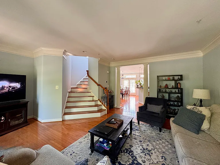 3670 Carriage Hill Dr — Photo 7