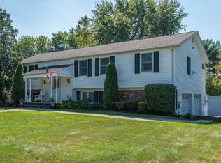 2 Ormont Ln, Stony Brook, NY 11790