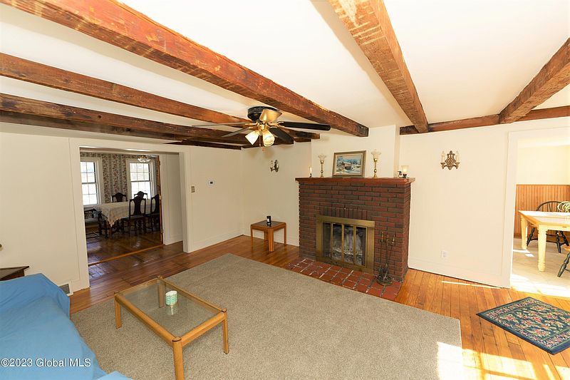 4th image of 56 Schumann Road