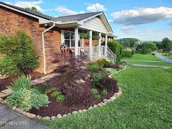 2nd image of 2816 Mary Emily Ln