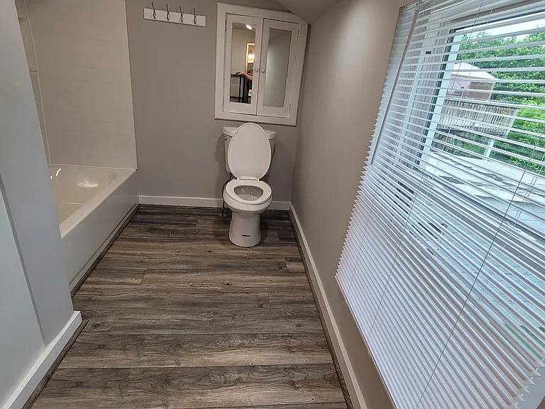 816 Montague Roadu2 Left Side — Photo 16