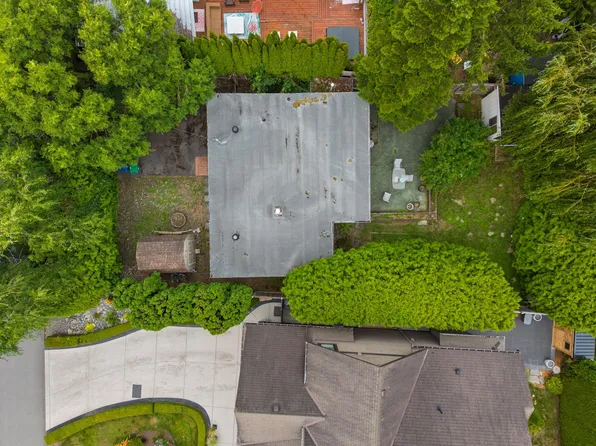 12221 Gilley St, Surrey, BC V4A 3C9