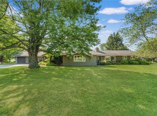 4860 Lakeview Dr, Hermitage, PA 16148