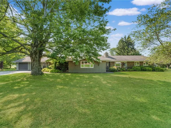 4860 Lakeview Dr, Hermitage, PA 16148