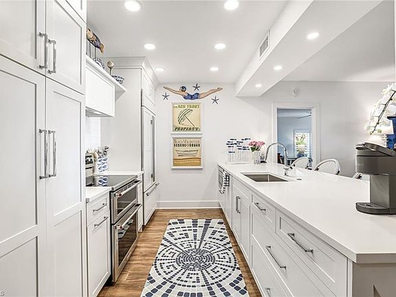 5th image of 5801 Glencove DR #502