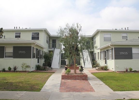 3rd image of 17925 Crenshaw Blvd