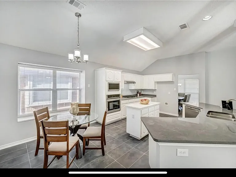 4913 Spanishmoss Dr — Photo 15