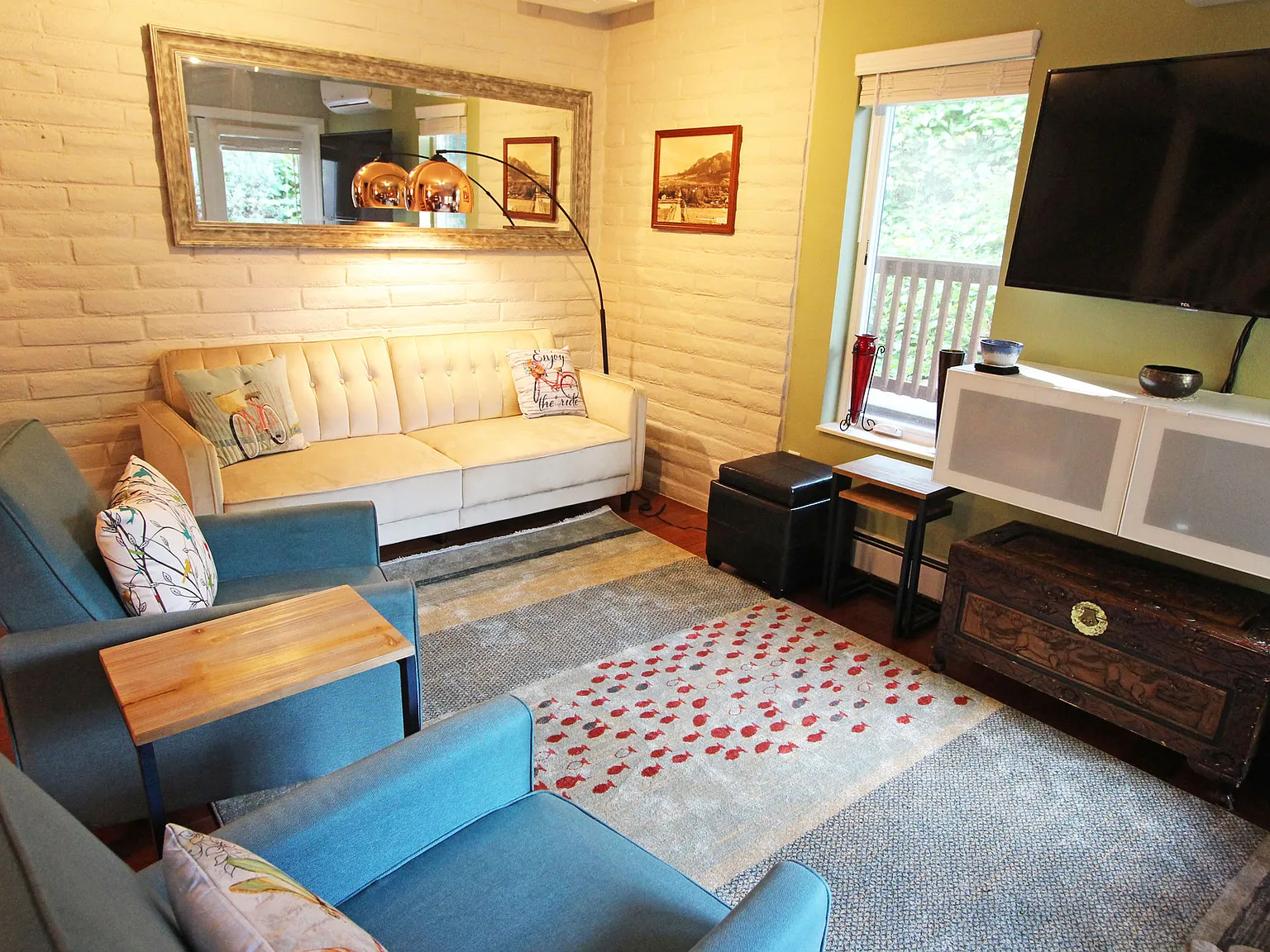 3 bed, 1521 sqft, $4,200 — Photo 1