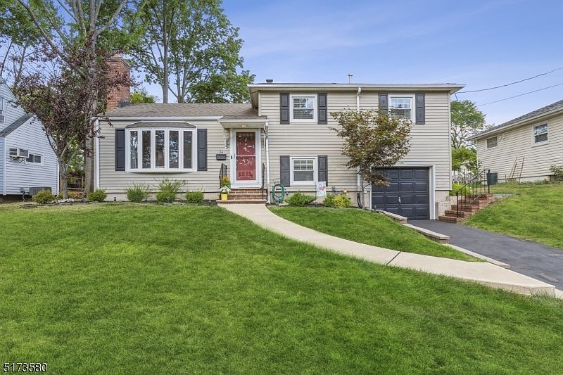 1st image of 34 Estelle Ln