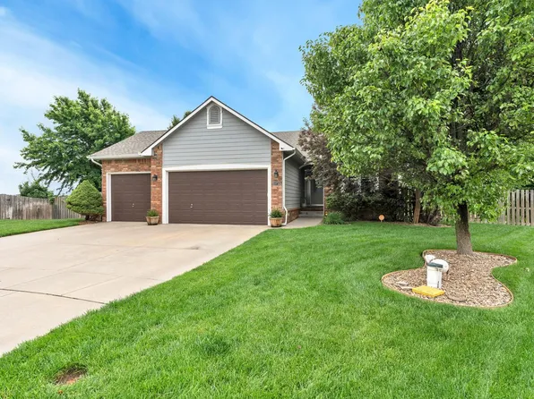 10715 W Waterside Ct, Maize, KS 67101