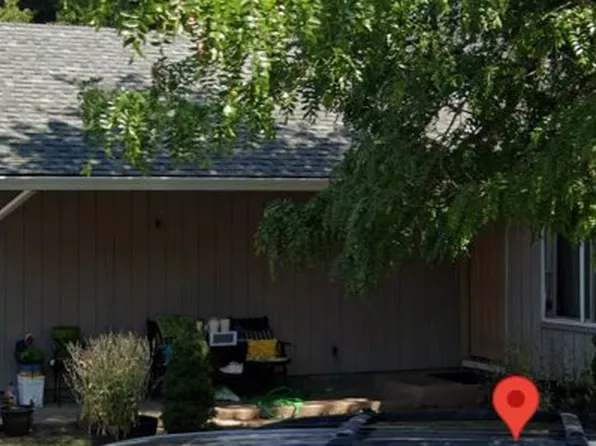 17895 SW Lawton St, Beaverton, OR 97003